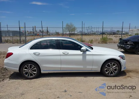 2016 Mercedes-Benz C 300 4Matic/Luxury 4Matic/Sport 4Matic из США, поврежденный, VIN 55SWF4KB7GU100119